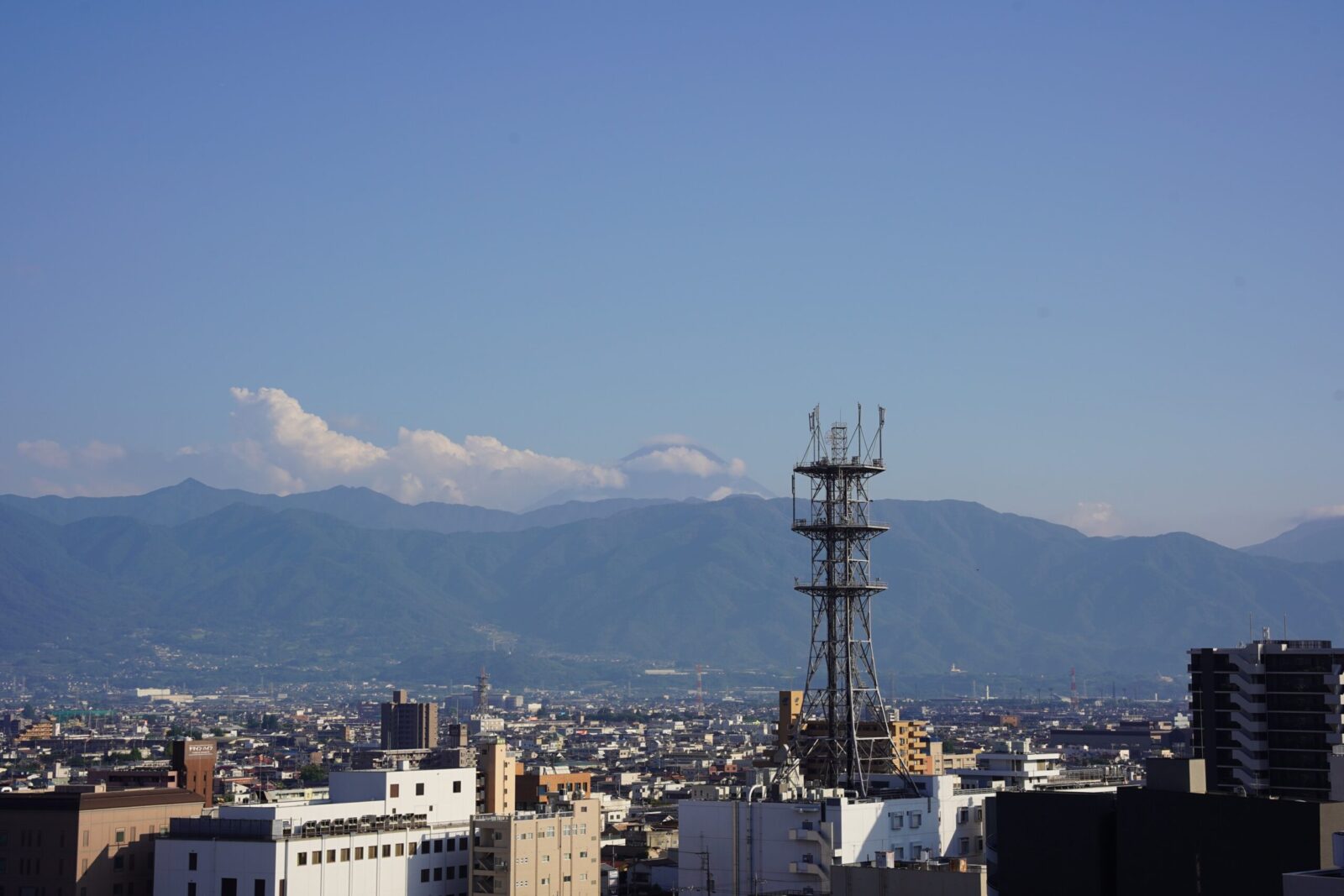 この日は雲が少しかかってたけど、晴れると富士山がしっかり見えます。
