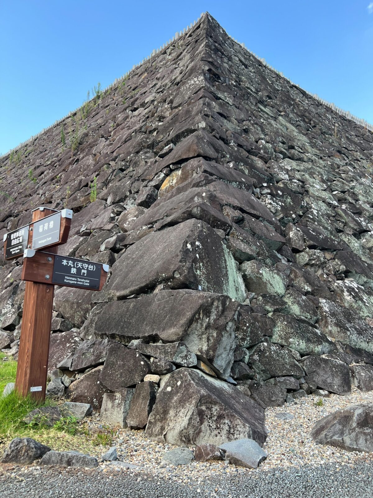 絶対撮ってほしい!かっこよすぎる石垣のカド